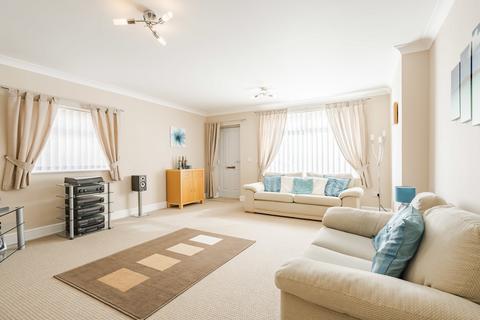 3 bedroom semi-detached house for sale - Cozens-hardy Road, Norwich