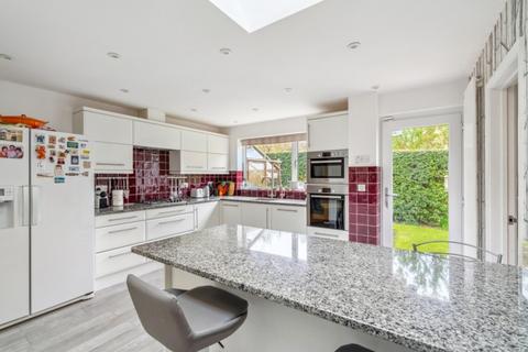 1 Birkett Way, Chalfont St Giles, HP8 4BH