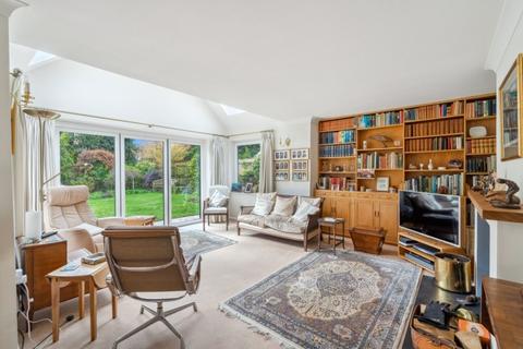 1 Birkett Way, Chalfont St Giles, HP8 4BH