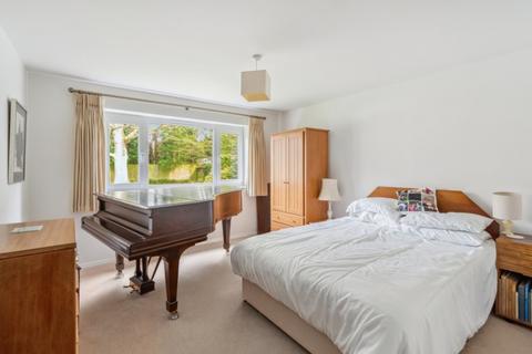 1 Birkett Way, Chalfont St Giles, HP8 4BH
