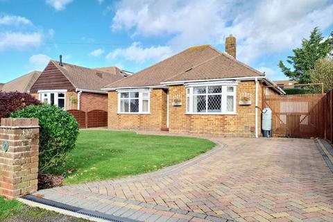 2 bedroom detached bungalow for sale - Cottes Way East, Hill Head, PO14