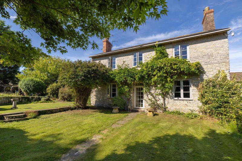 East Lydford, quiet end of no through lane position 4 bed property for