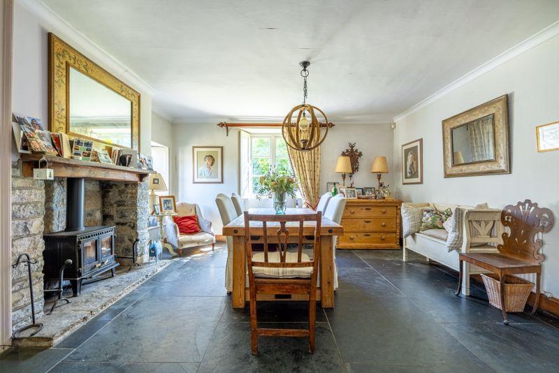 East Lydford, quiet end of no through lane position 4 bed property for