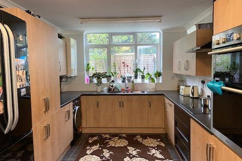 10 Gooseacre Lane, Harrow, HA3 0YA