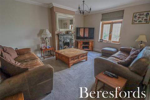 3 bedroom semi-detached house for sale, Hall Lane, Upminster, RM14