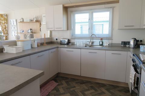 2 bedroom park home for sale, Church Lane, CO5 8TJ