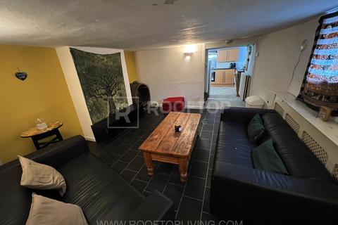 1 bedroom in a house share to rent, 1 Thornville Mount, Leeds LS6