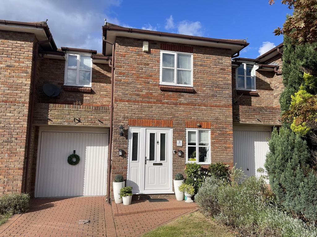 Pembroke Road, Bromley BR1 3 bed terraced house for sale £560,000