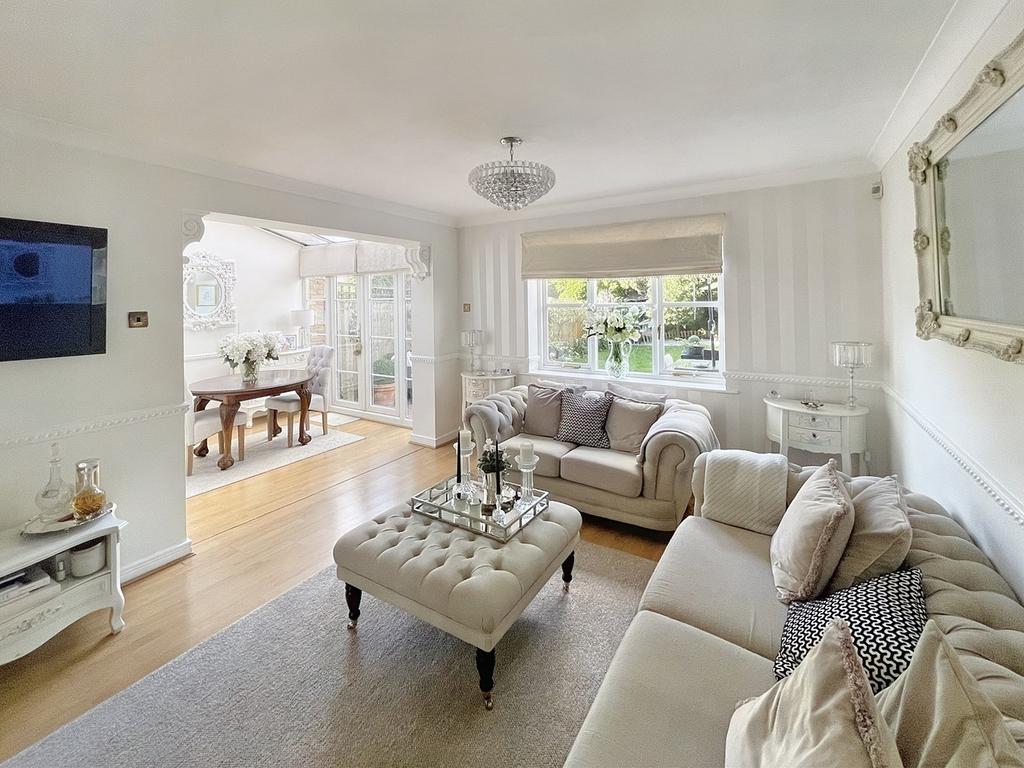 Pembroke Road, Bromley BR1 3 bed terraced house for sale £560,000