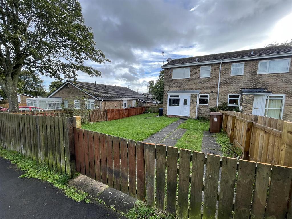 Fern Valley, Crook 1 bed semidetached house to rent £395 pcm (£91 pw)