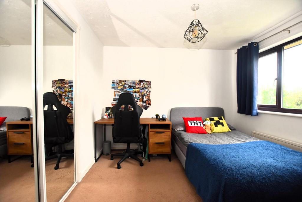 Bed 3.JPG