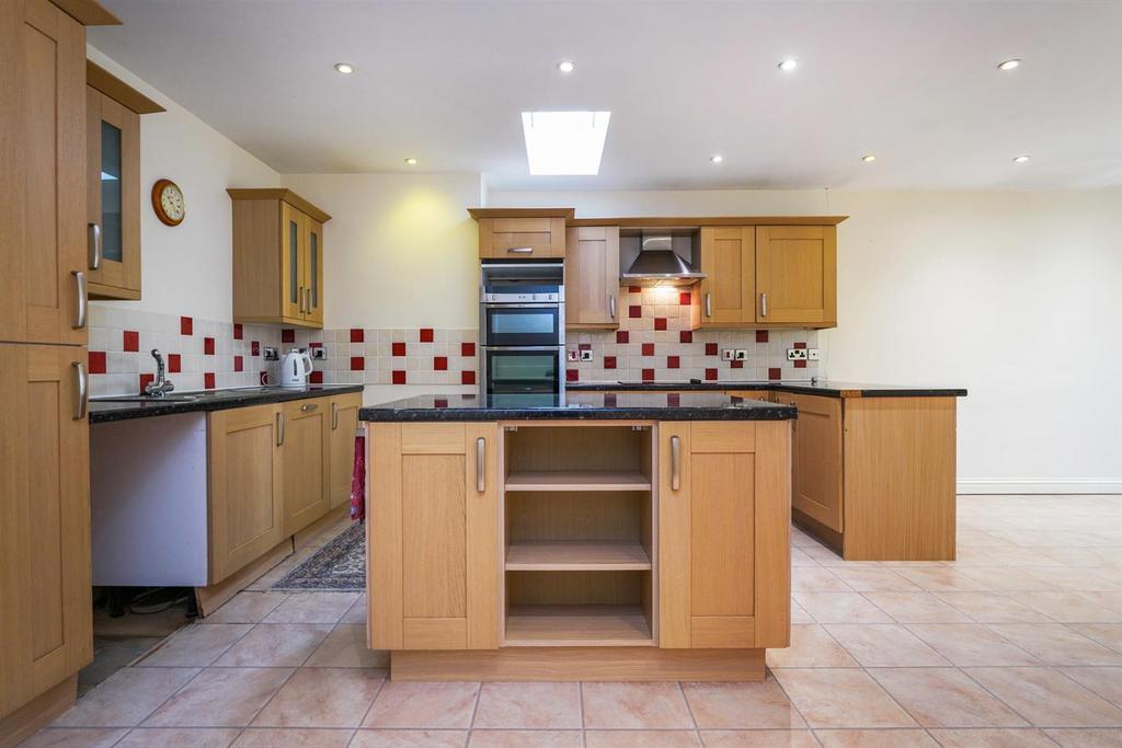 Parton Road, Churchdown, Gloucester 4 bed detached bungalow for sale