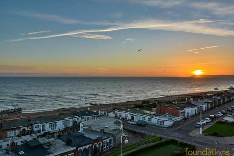 2 bedroom flat for sale, Marina, Bexhill-on-Sea, TN40