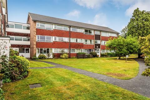2 bedroom flat for sale - Master Close, Oxted