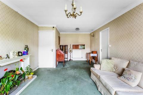9 Master Close, Oxted, RH8 9NA