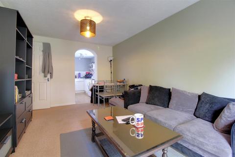 42 Cherrington Drive, Abbeymead, Gloucester, GL4 4XW