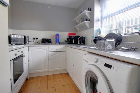 42 Cherrington Drive, Abbeymead, Gloucester, GL4 4XW
