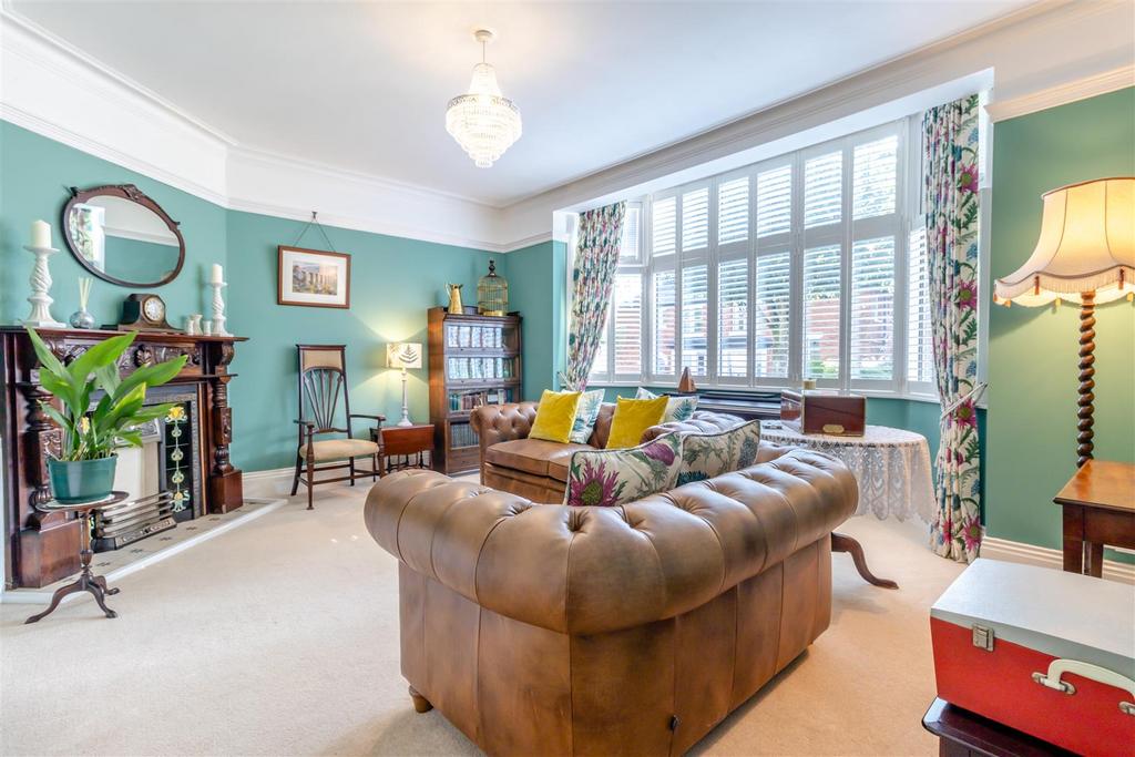 Alpha Villas, Alexandra Avenue, Mansfield 4 bed semidetached house for