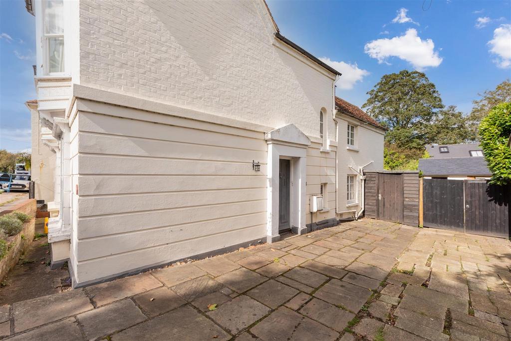 32 Northfield End-2.jpg