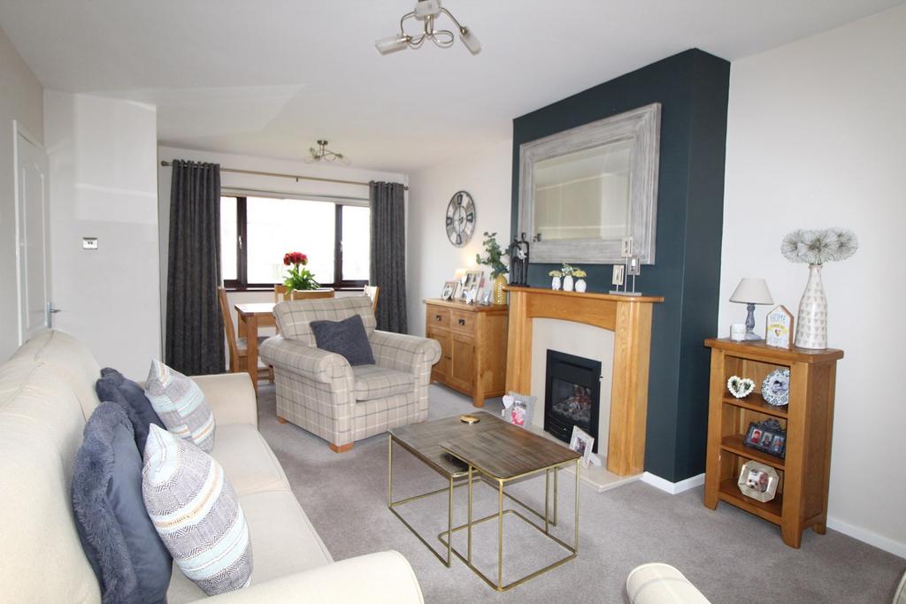 Westburn Crescent, Keighley, BD22 3 bed semidetached house £189,995