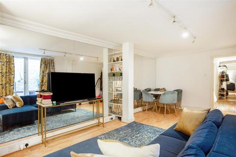 1 bedroom apartment for sale, Beaufort Gardens, Knightsbridge SW3