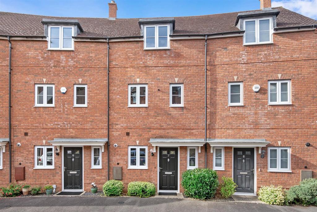 Feldon Way, StratfordUponAvon 3 bed townhouse for sale £375,000