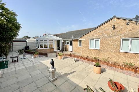 4 bedroom detached bungalow for sale - Poppy Close, Upton BH16