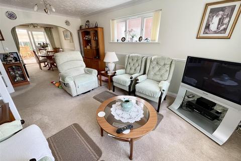 4 bedroom detached bungalow for sale - Poppy Close, Upton BH16
