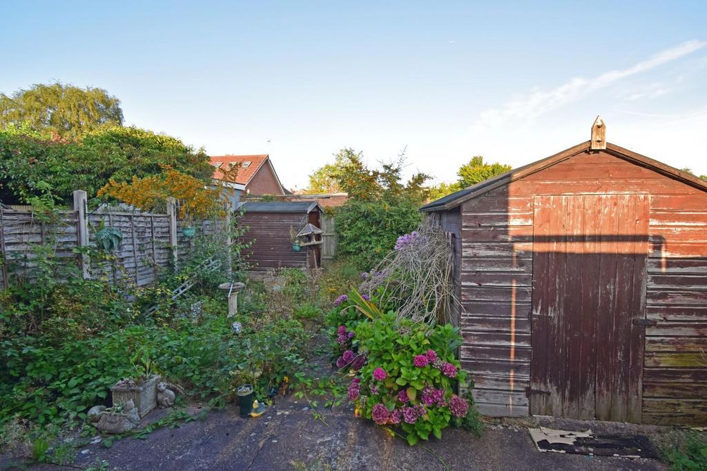 2 Bourne Avenue, garden b.jpg