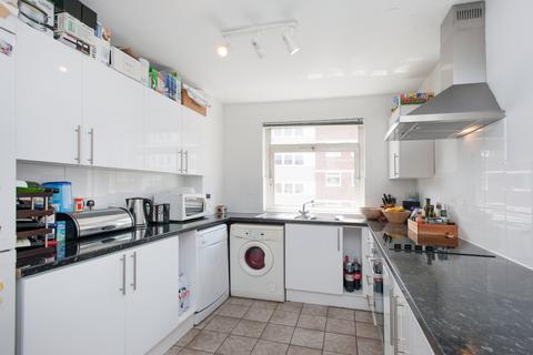 3 bedroom apartment to rent, Sandringham House, Courtlands,, Sheen Road, Richmond, TW10