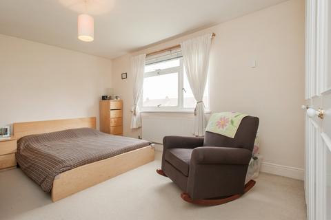 3 bedroom apartment to rent, Sandringham House, Courtlands,, Sheen Road, Richmond, TW10