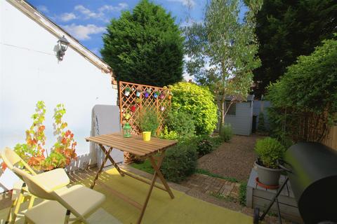 51 Victory Road, Beeston, Nottingham, NG9 1LH