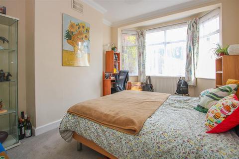 3 bedroom detached bungalow for sale, Hogarth Avenue, Brentwood