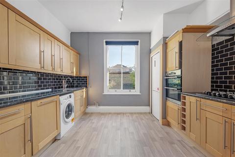 3 bedroom flat for sale - Idmiston Road, West Norwood, SE27