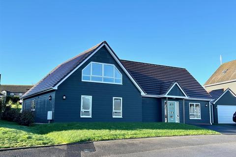 4 bedroom detached house for sale, The Wiltshire Leisure Village, Vastern, Royal Wootton Bassett