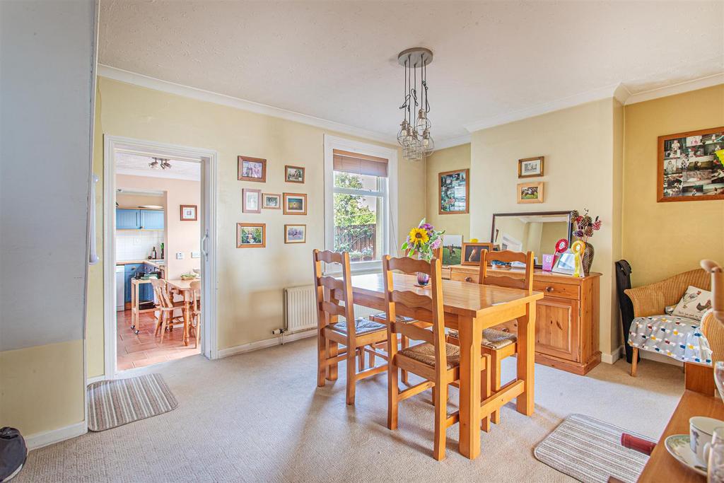 High Street, Wroughton, Swindon 2 bed semidetached house £195,000