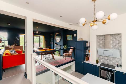 132 Cotswold Road, Bedminster, Bristol, BS3 4NS