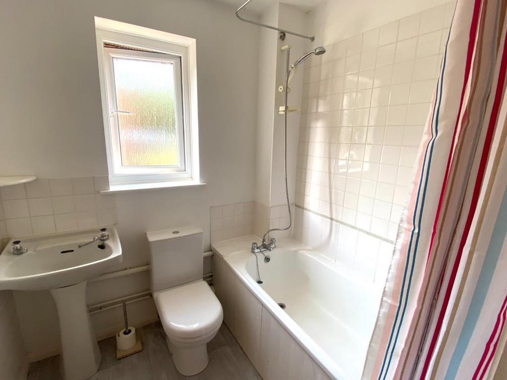 Bathroom.JPG