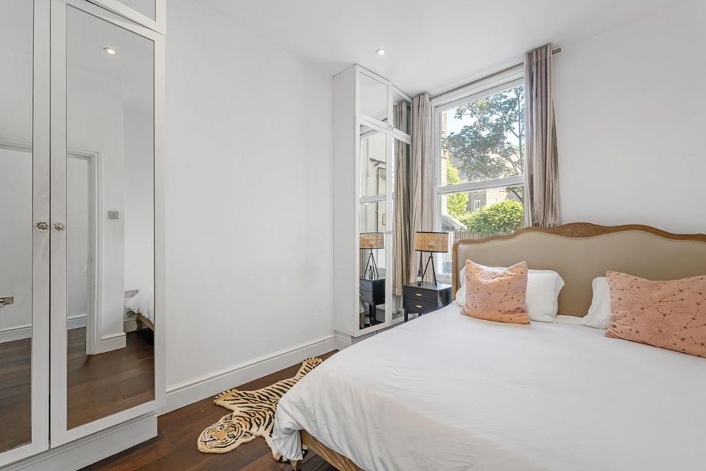 Bedroom.JPG