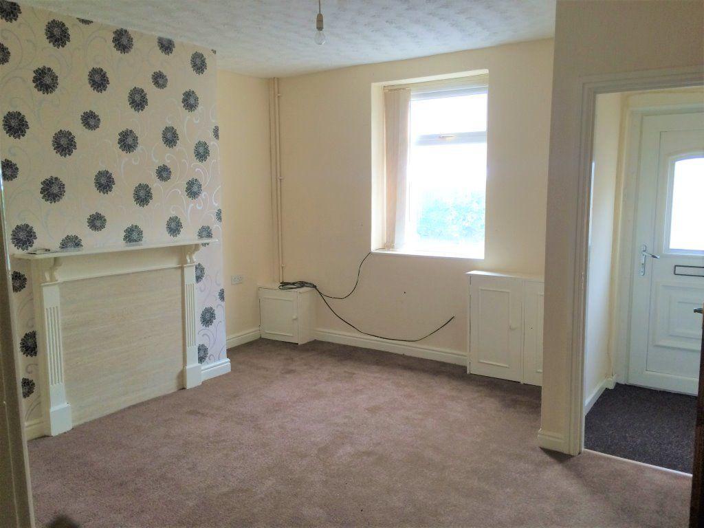 Chequers, Clayton Le Moors Accrington 2 bed cottage £500 pcm (£115 pw)