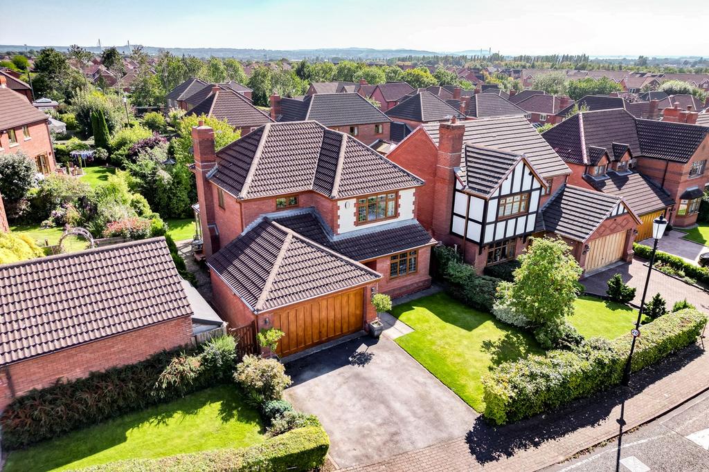 Whitstable Park, Widnes WA8 4 bed detached house £400,000