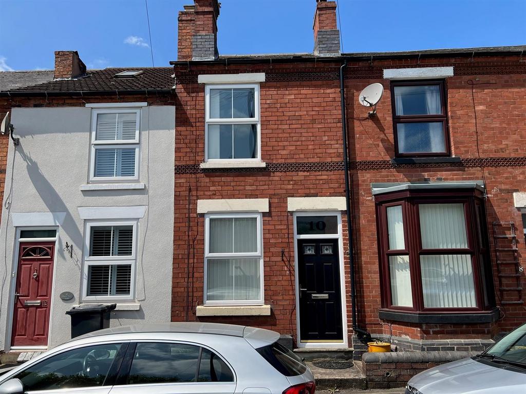 Cecil Street, Stourbridge, DY8 1XG 2 bed terraced house £825 pcm (£