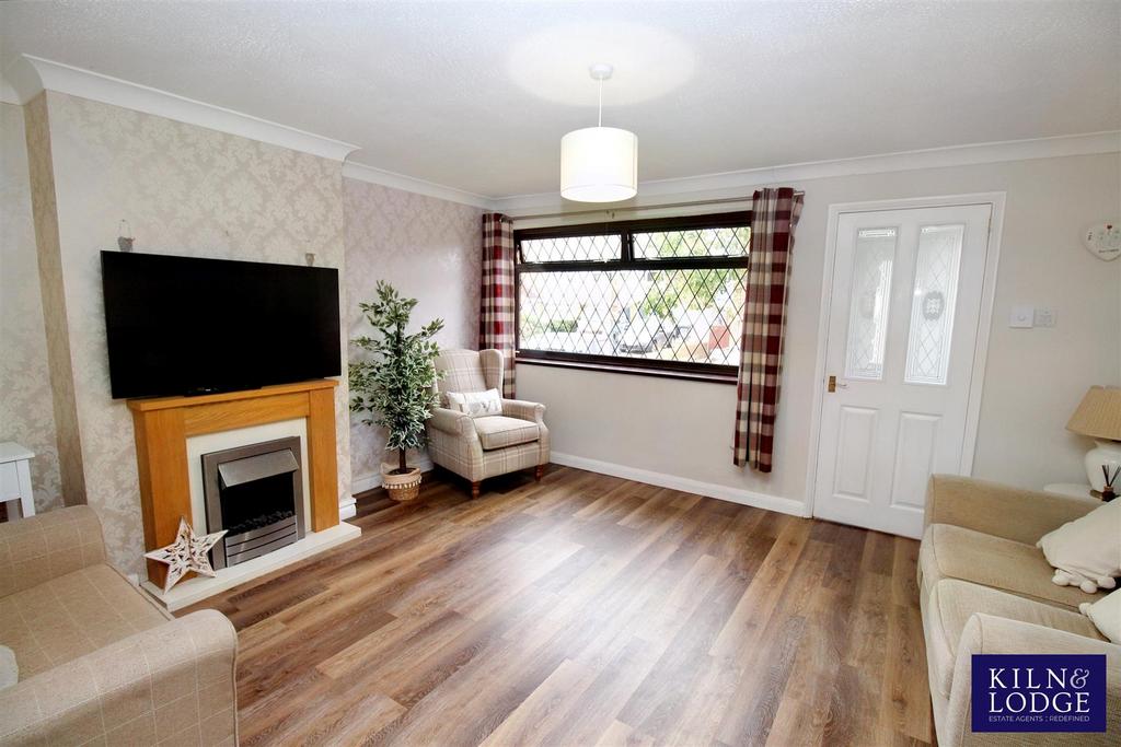 Drive, Chelmsford 3 bed terraced house for sale £339,995