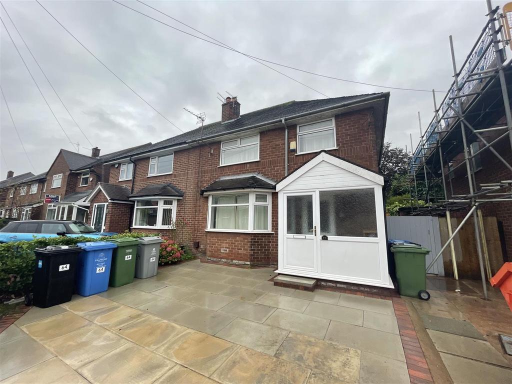 Old Meadow Lane, Hale, Altrincham 3 bed terraced house £1,650 pcm (£