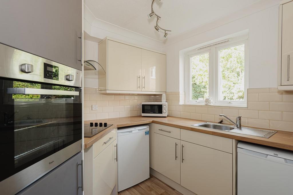 Epsom Road, Epsom 2 bed retirement property for sale £225,000