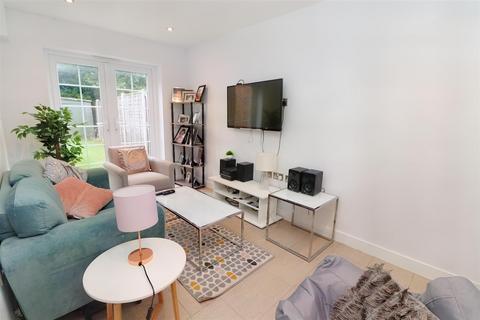 83 Cavendish Crescent, Elstree, Borehamwood, WD6 3JW