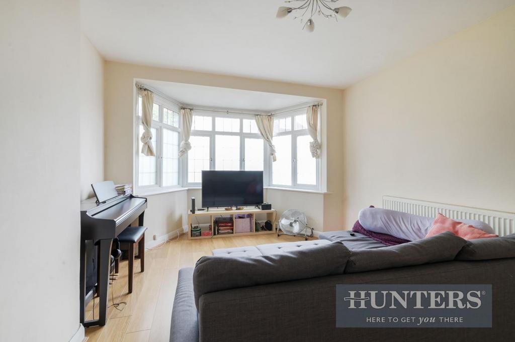 Kenley Road, Kingston Upon Thames 3 bed semidetached house £2,800