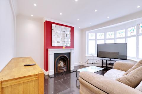 4 bedroom semi-detached house for sale - Blenheim Gardens, Aveley RM15