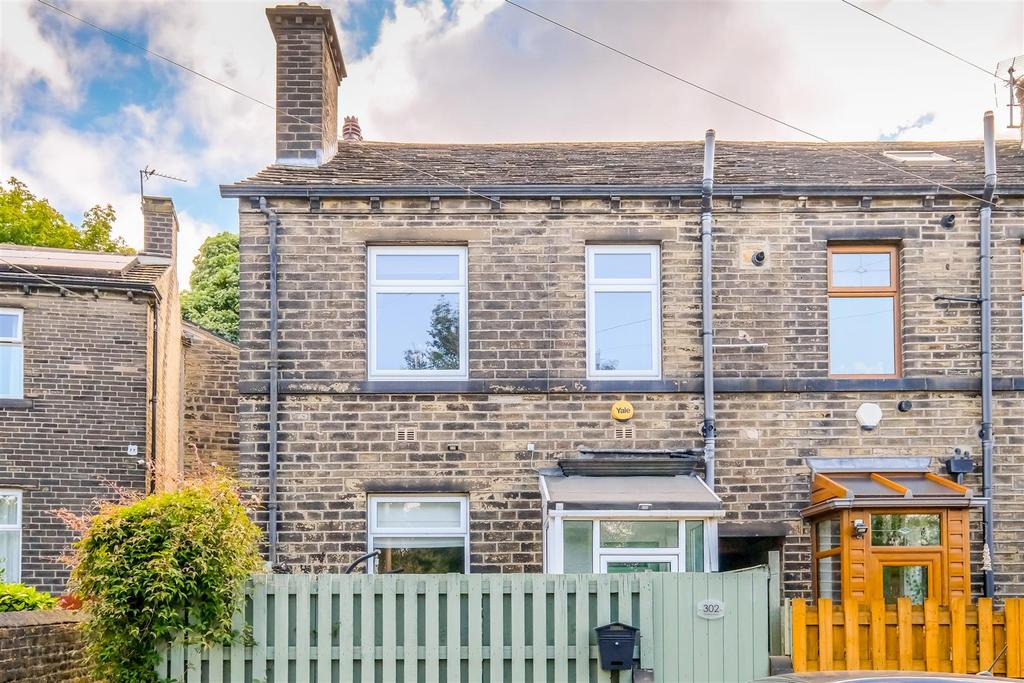 Quarmby Road, Huddersfield, HD3 2 bed end of terrace house for sale £