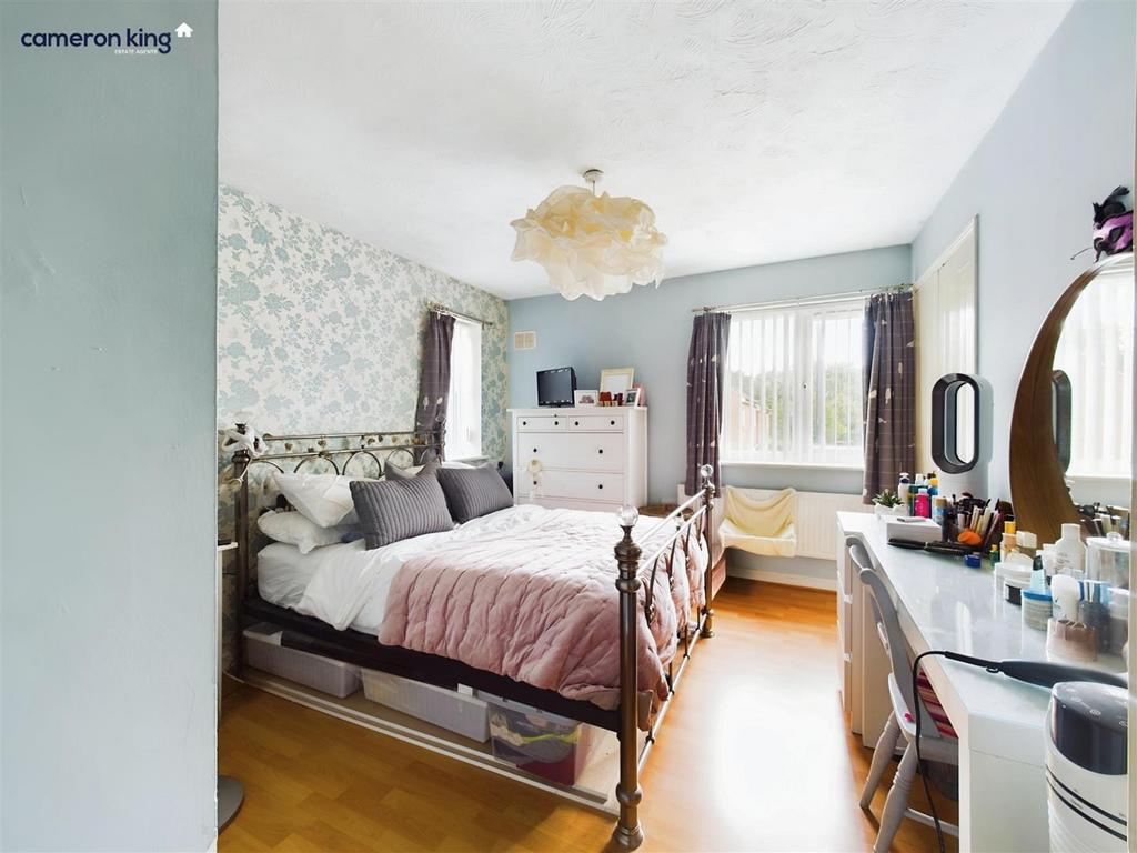 Eltham Avenue, Slough 1 bed end of terrace house for sale £290,000